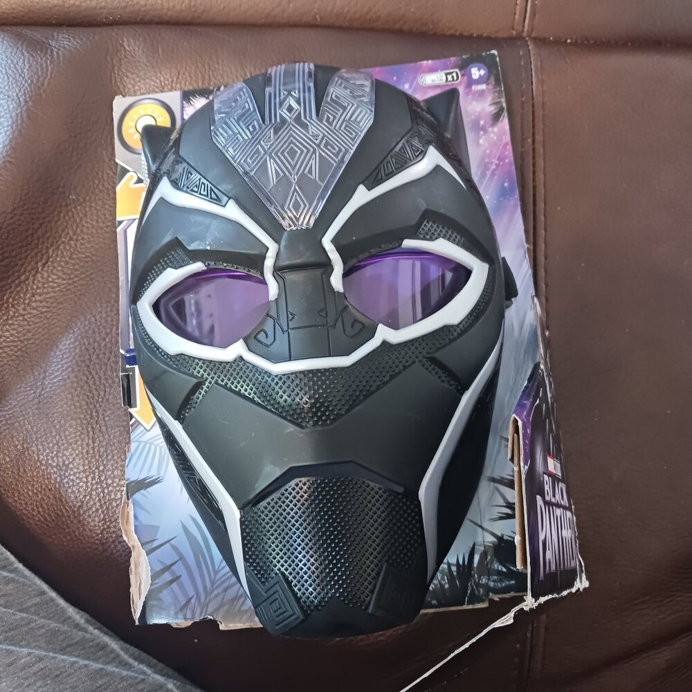 Marvel Black Panther Vibranium Power FX Mask
